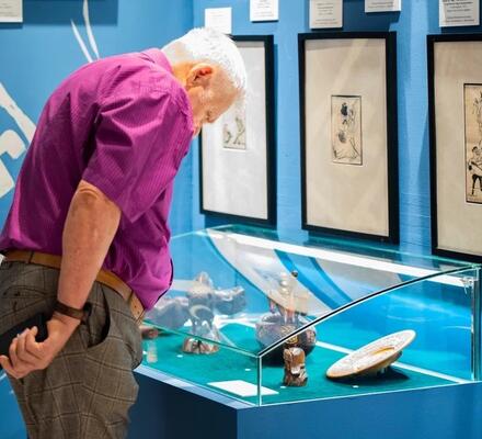 Выездная выставка «Григорий Ликман: над временем» из музейных фондов Новосибирского исторического парка открылась в г. Южно-Сахалинске